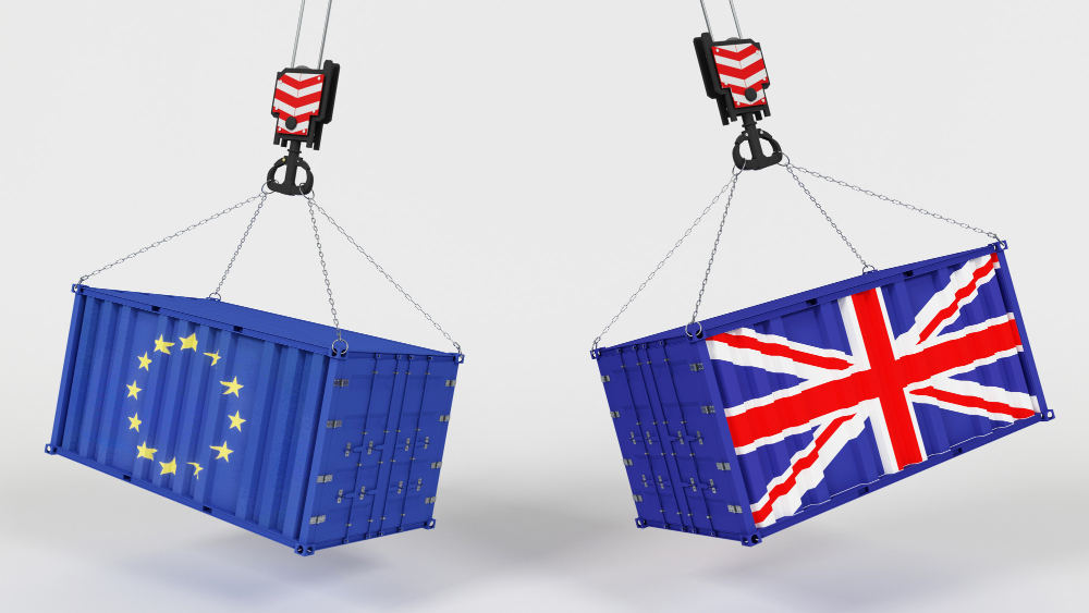 Container mit Europa und GB Flagge (Brexit)