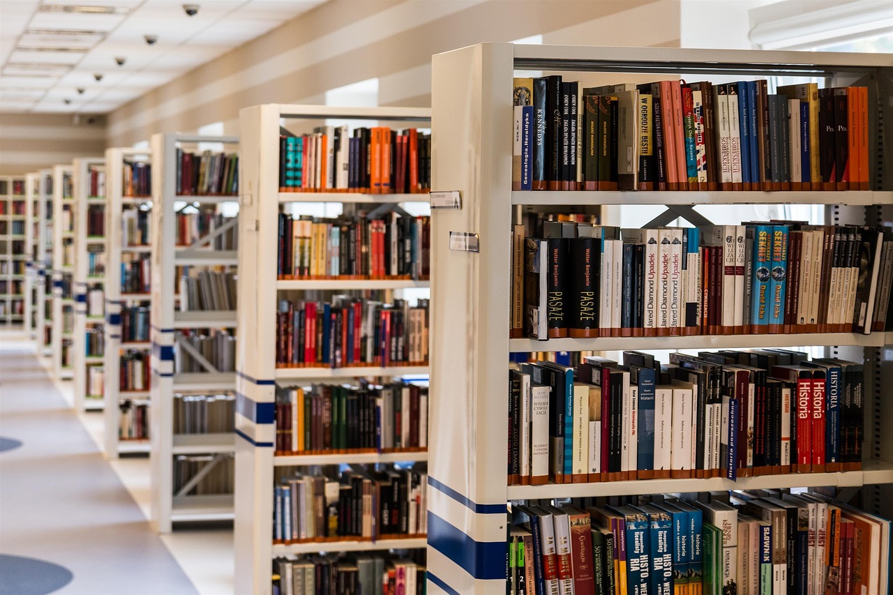 Umzug des Medienbestands der Universitätsbibliothek Paderborn